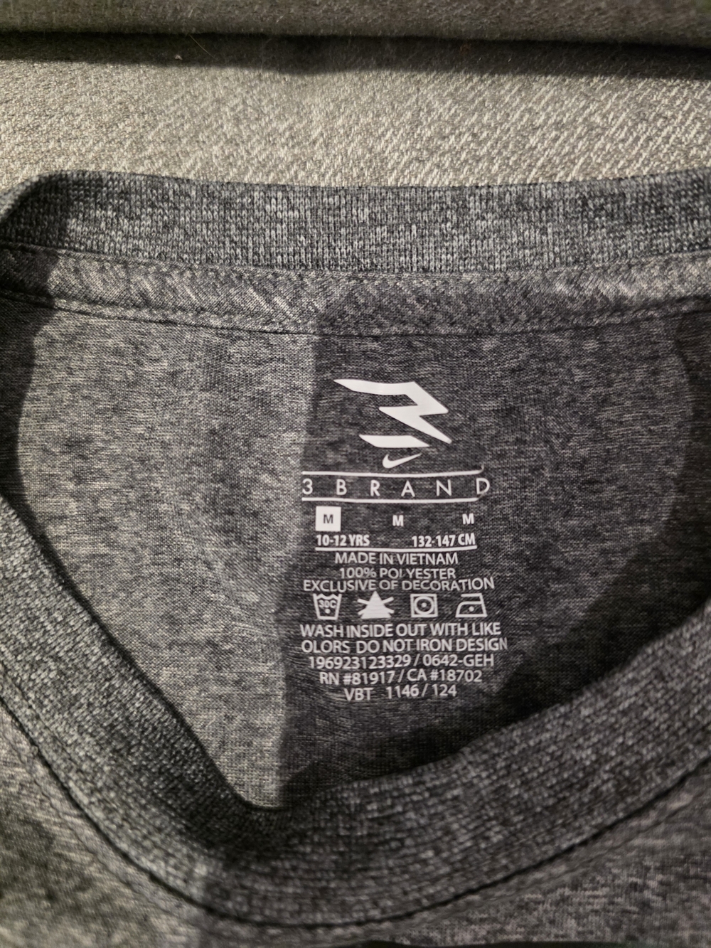 Nike Gray Dri-FIT Graphic Tee with Neon Accents Boys Size M 10-12yrs - Picture 2 of 4